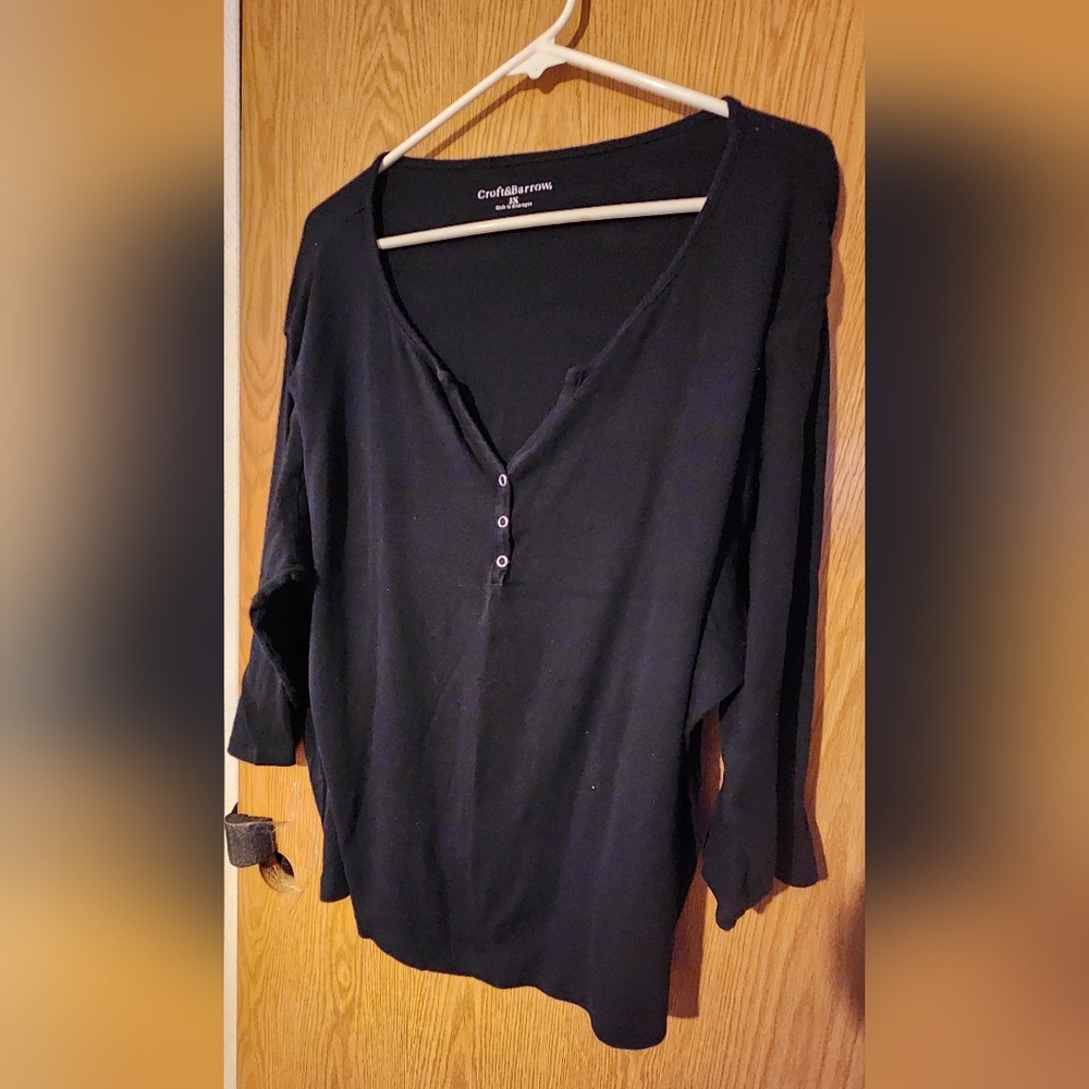 Croft & Barrow Elegant Black V-Neck Blouse